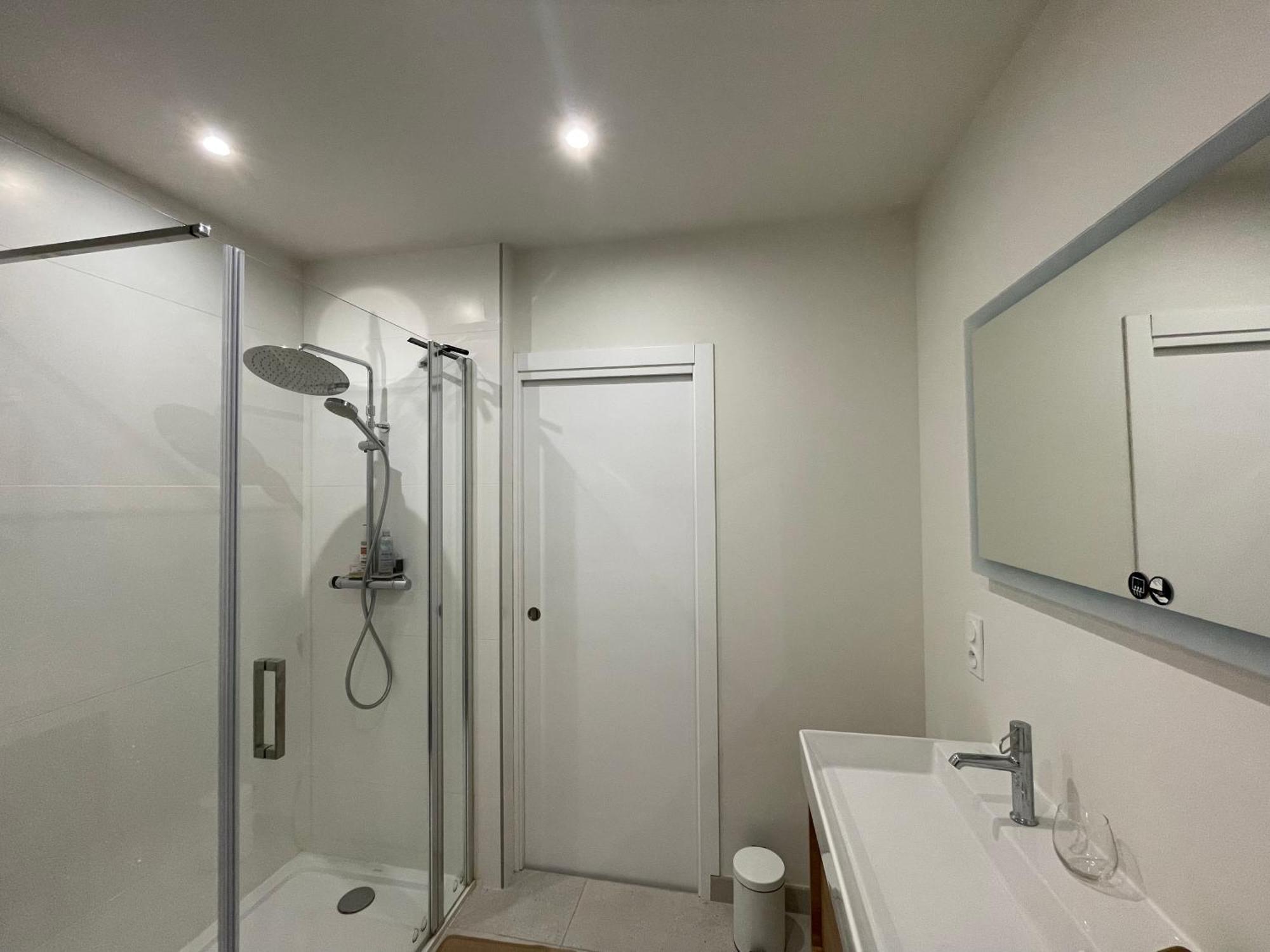 Le Lotus Blanc Bed & Breakfast แซงต์-ฟัว-ลา-กรองด์ ภายนอก รูปภาพ