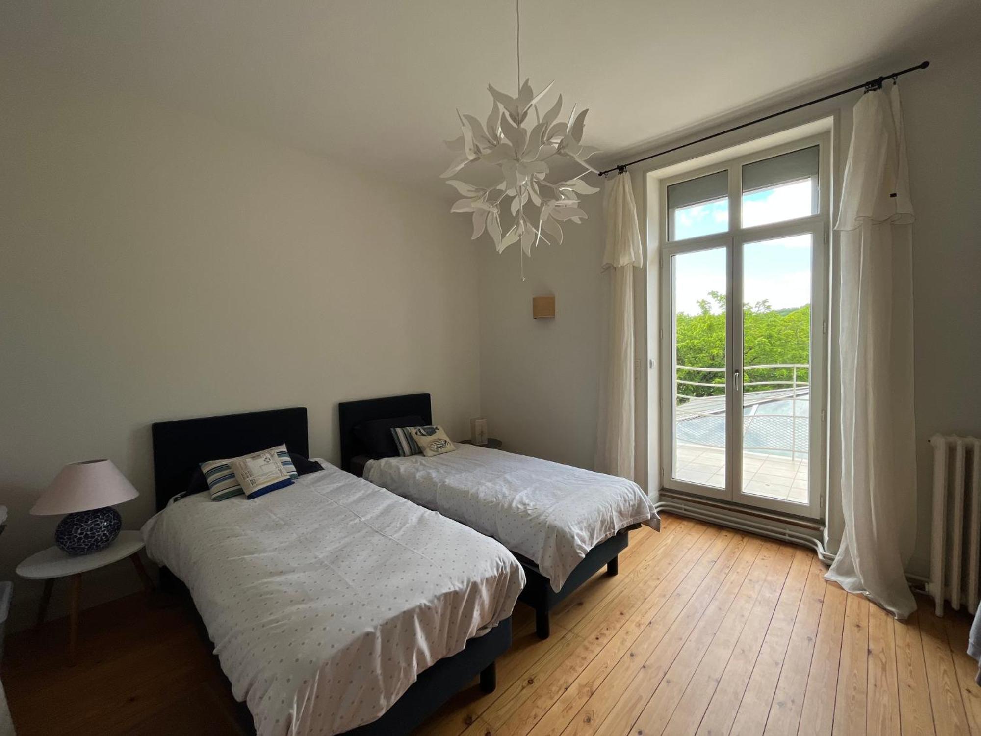 Le Lotus Blanc Bed & Breakfast แซงต์-ฟัว-ลา-กรองด์ ภายนอก รูปภาพ